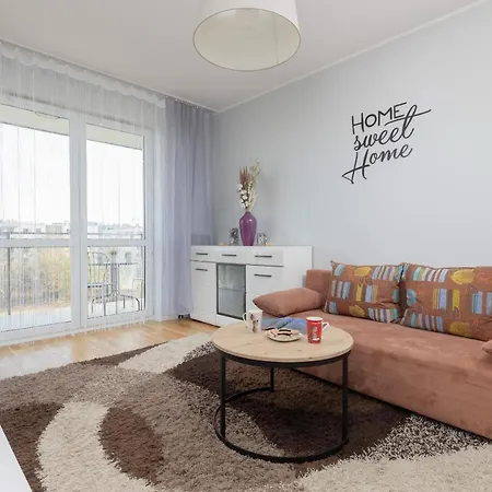 Young By Renters Varsó